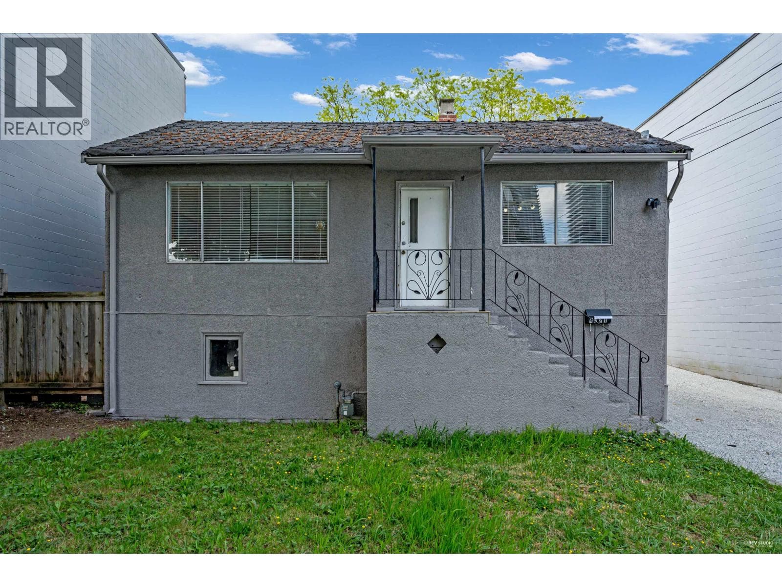 4021 Graveley Street, Burnaby: photo 1 of 17