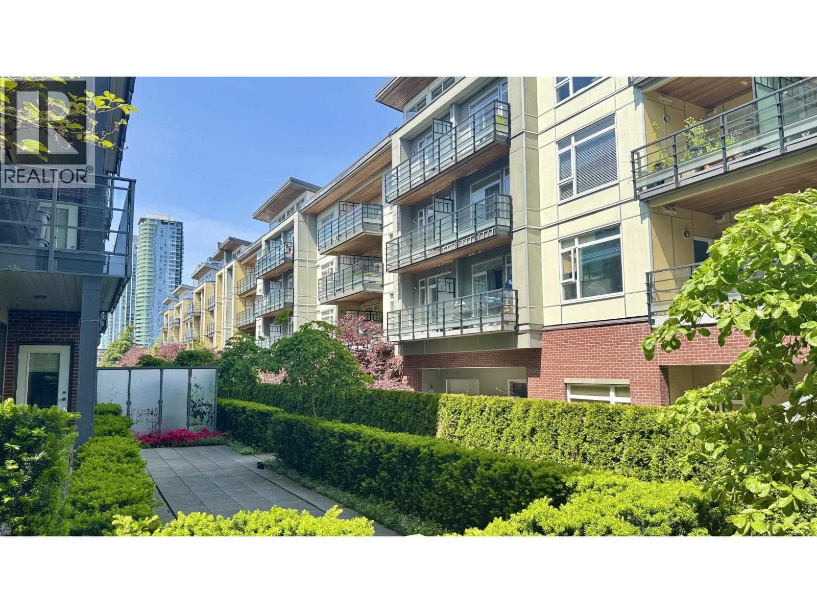 252 5355 Lane Street, Burnaby: photo 1 of 16