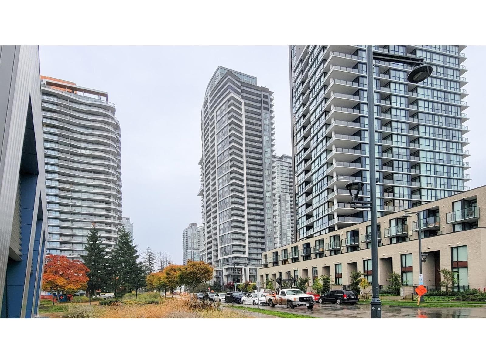 301 13308 Central Avenue, Surrey: photo 1 of 22