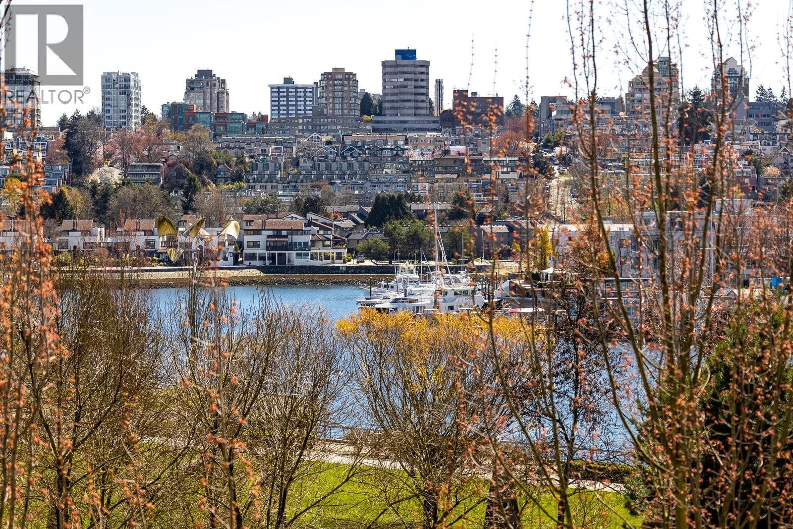 301 638 Beach Crescent, Vancouver: photo 1 of 40