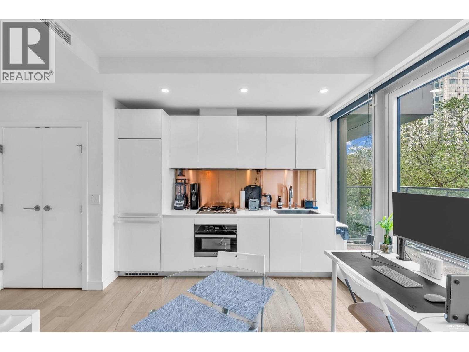 303 1480 Howe Street, Vancouver: photo 1 of 21