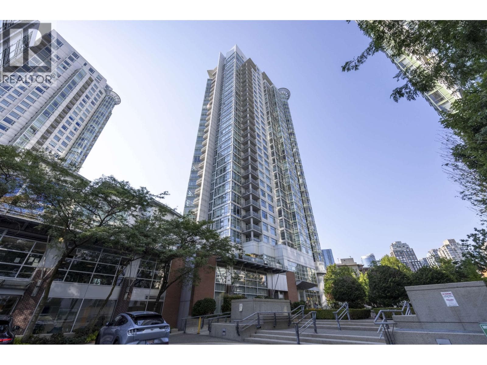 2907 198 Aquarius Mews, Vancouver: photo 1 of 37