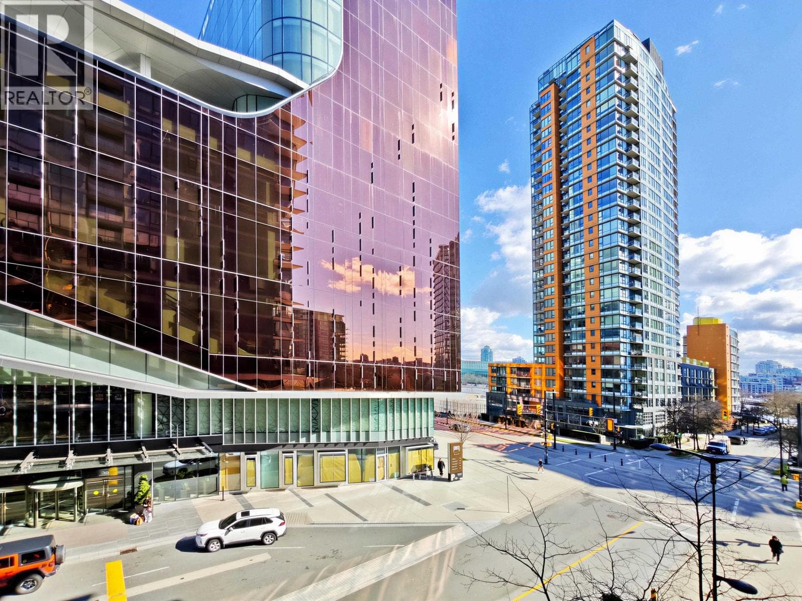 351 38 Smithe Street, Vancouver: photo 1 of 26