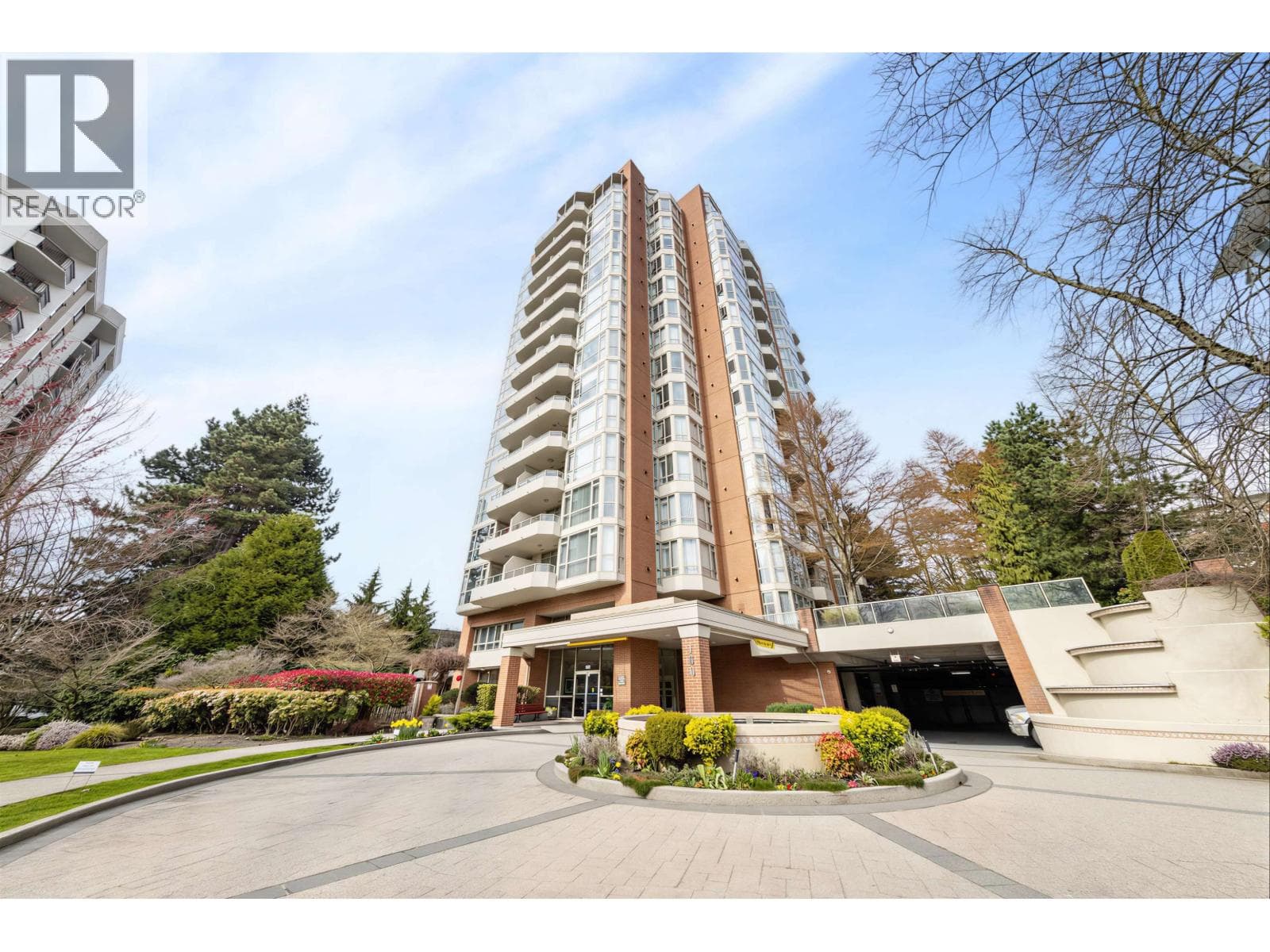 304 160 W Keith Road, North Vancouver: photo 1 of 34