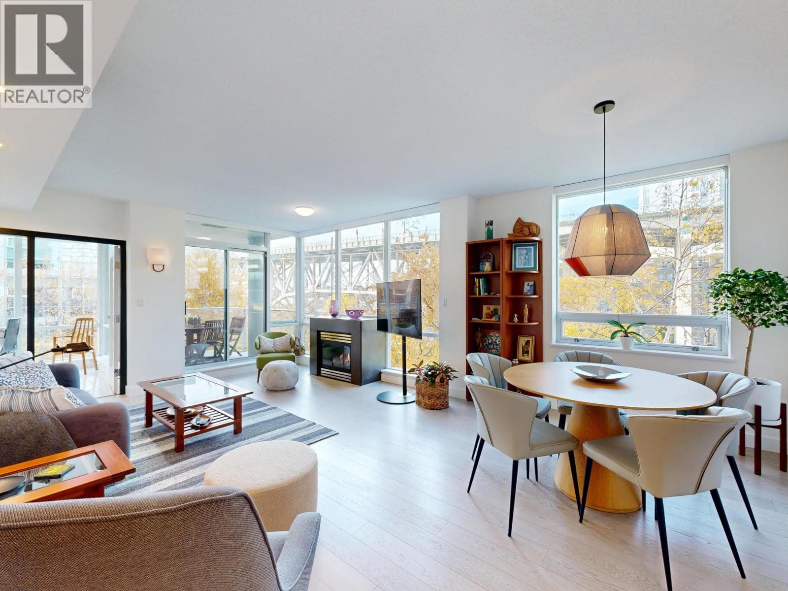 503 638 Beach Crescent, Vancouver: photo 1 of 28