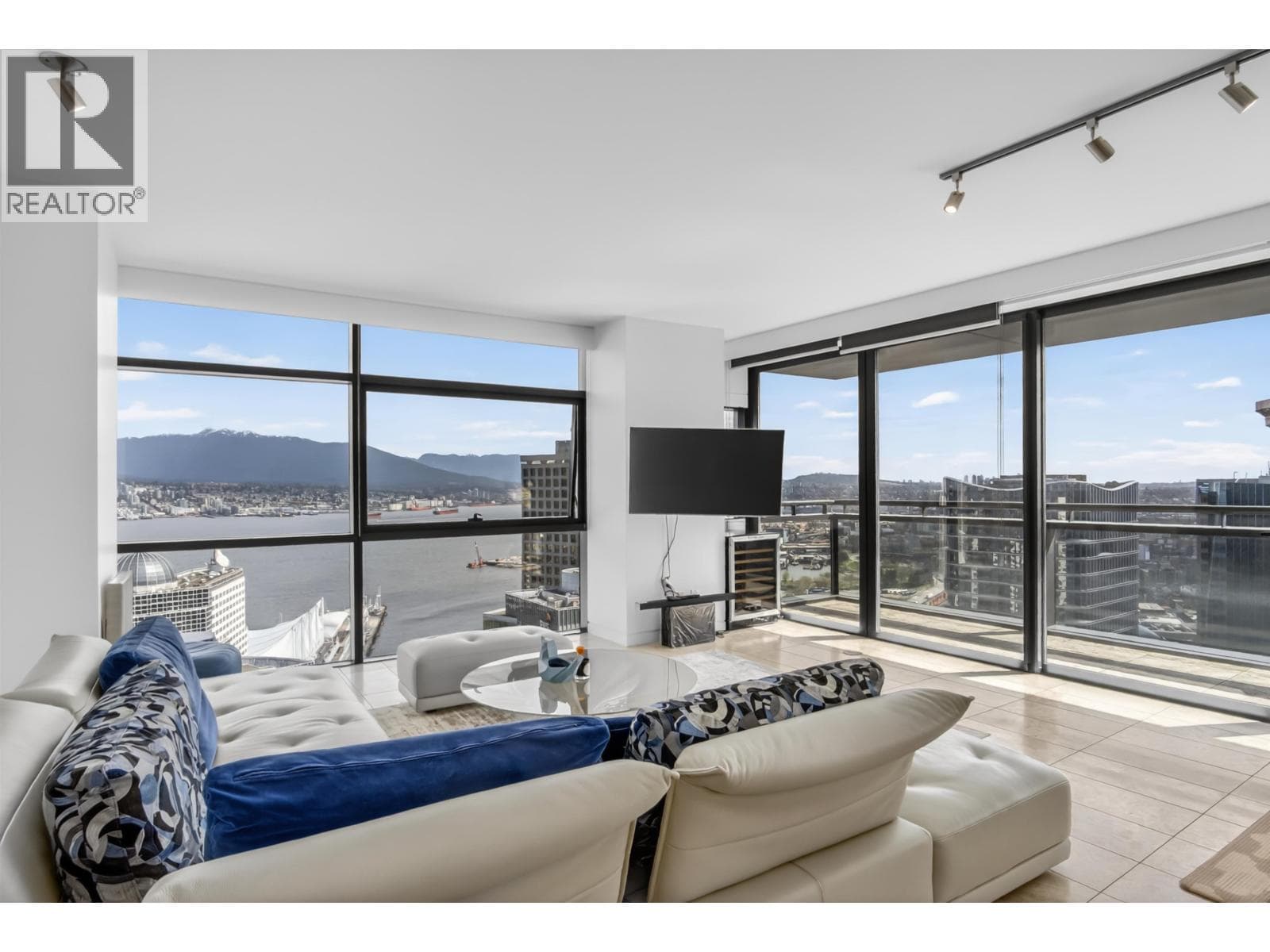 3502 838 W Hastings Street, Vancouver: photo 1 of 31