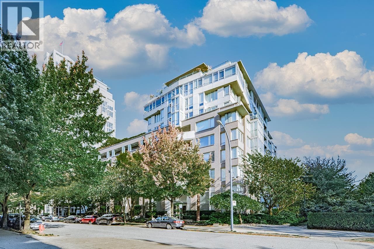 PH1003 - Ph1003 1288 Marinaside Crescent, Vancouver: photo 1 of 28