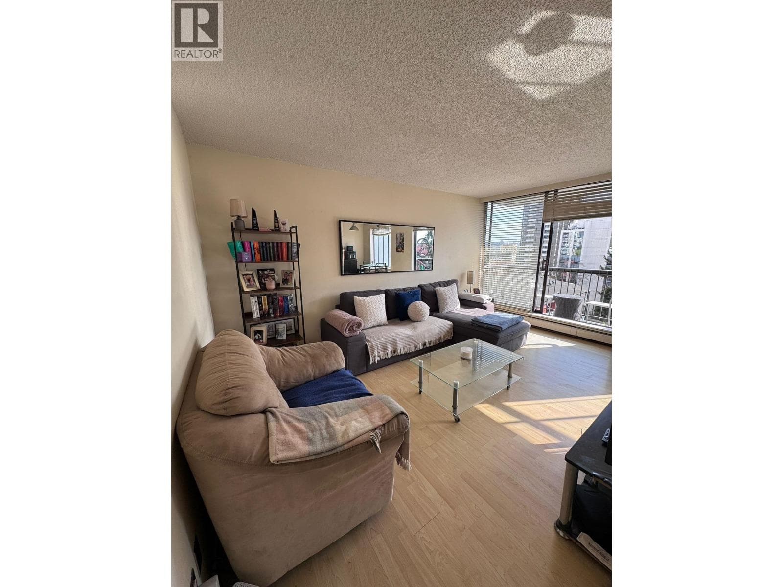 407 1146 Harwood Street, Vancouver: photo 1 of 9