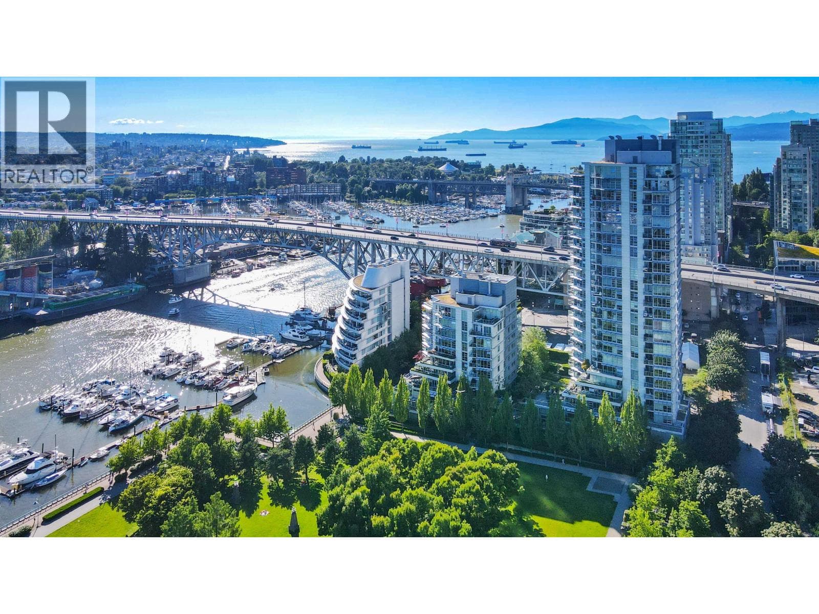 TH105 - Th105 638 Beach Crescent, Vancouver: photo 1 of 40