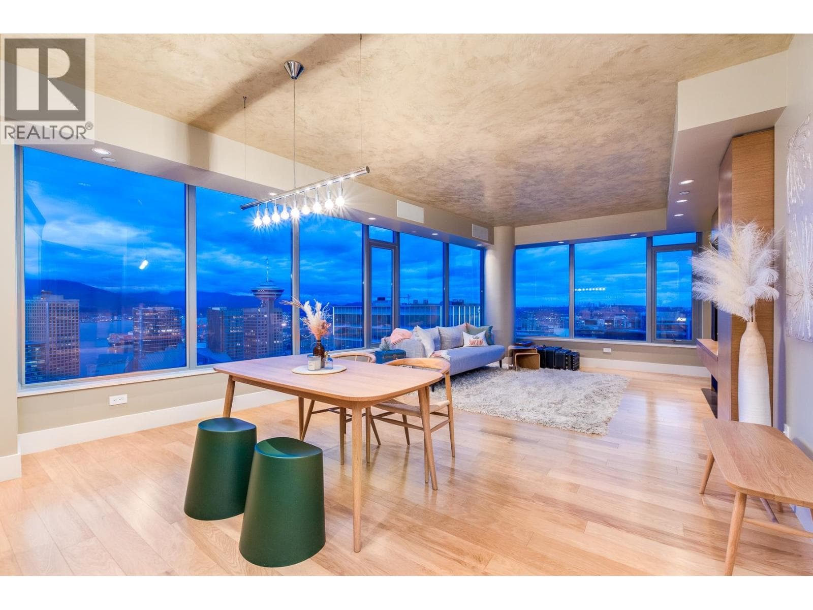 3204 667 Howe Street, Vancouver: photo 1 of 30