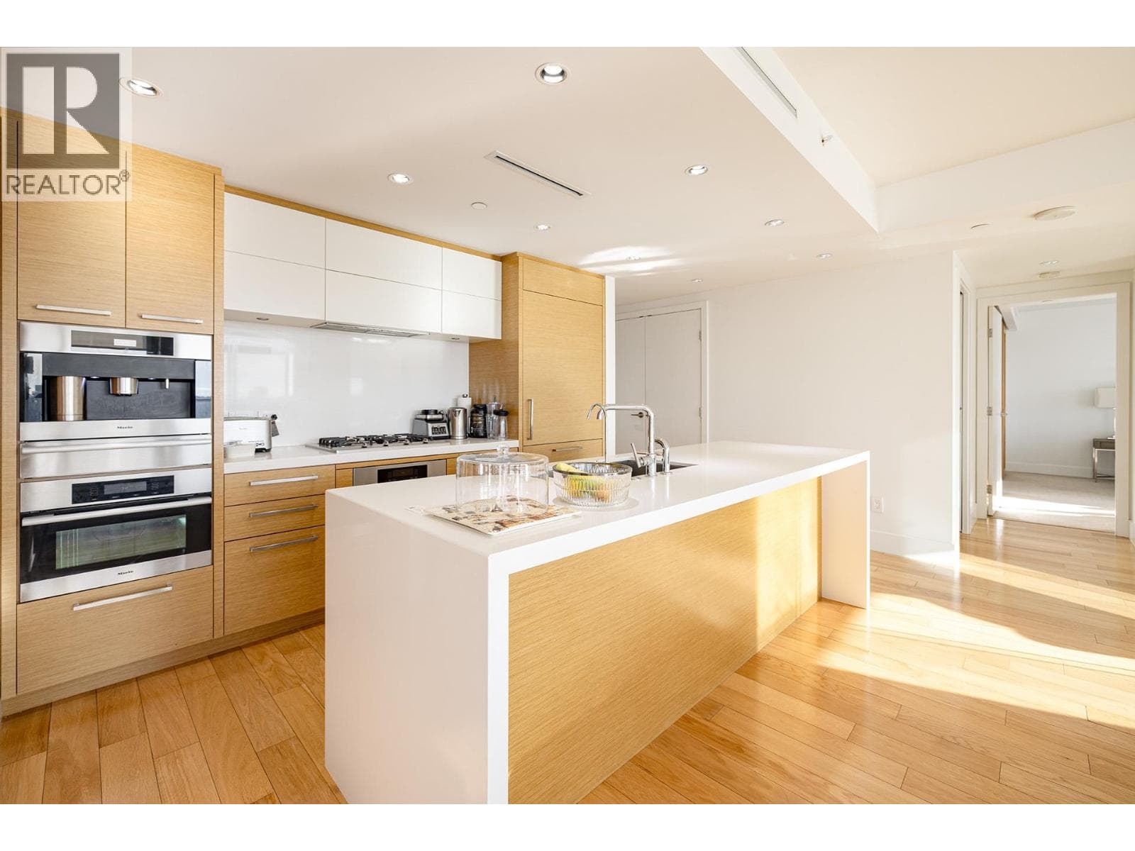 3001 667 Howe Street, Vancouver: photo 1 of 36