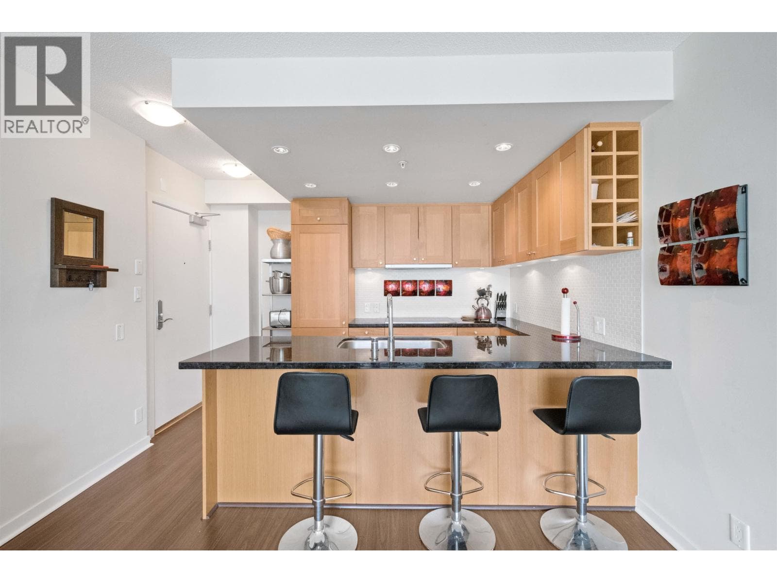 2001 821 Cambie Street, Vancouver: photo 1 of 22