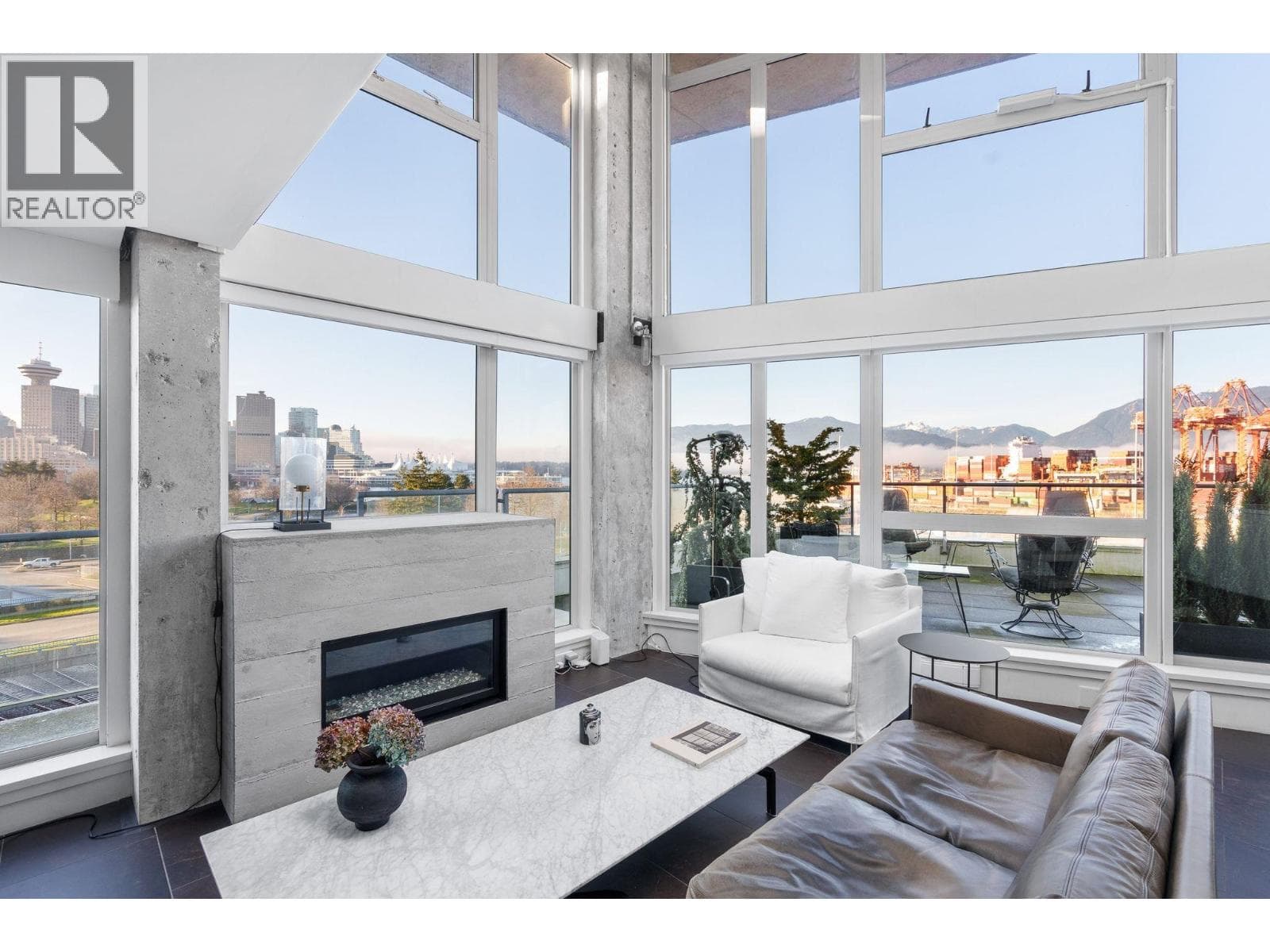 624 289 Alexander Street, Vancouver: photo 1 of 28