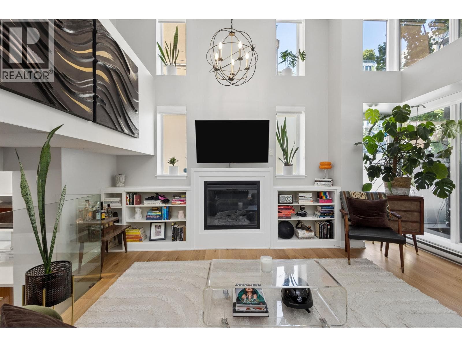 428 Helmcken Street, Vancouver: photo 1 of 18