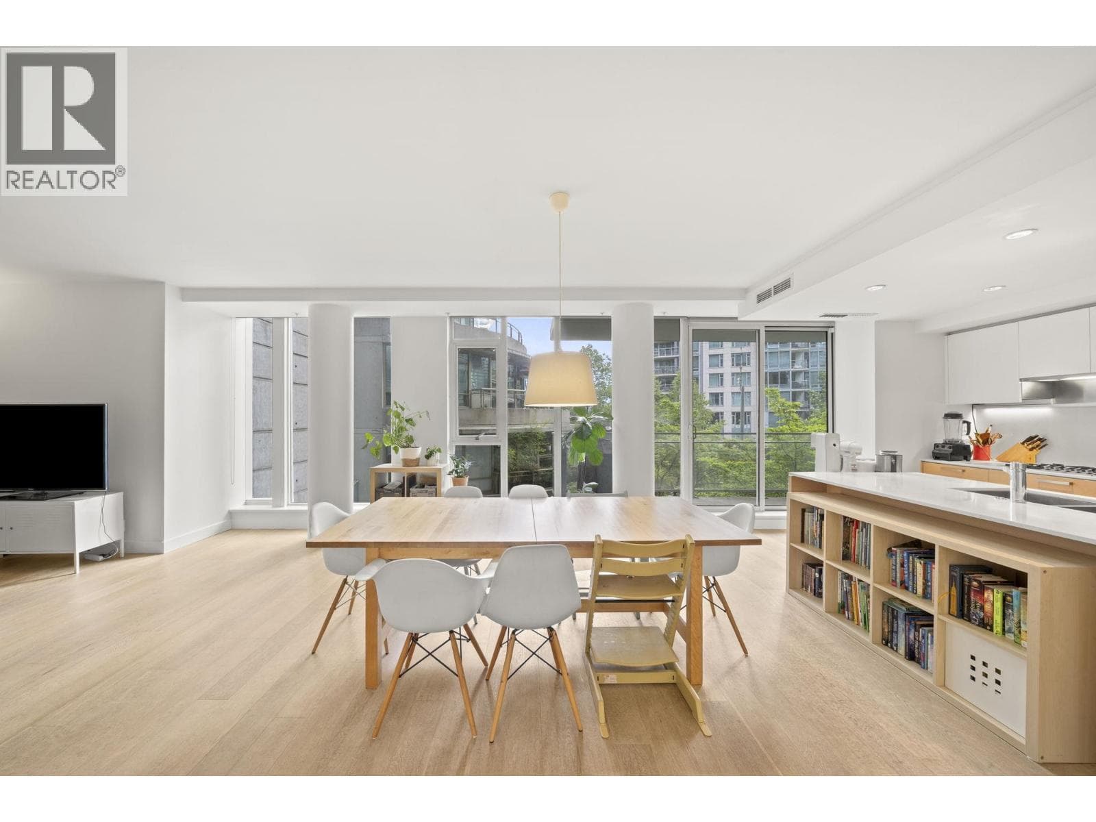 201 1409 W Pender Street, Vancouver: photo 1 of 33