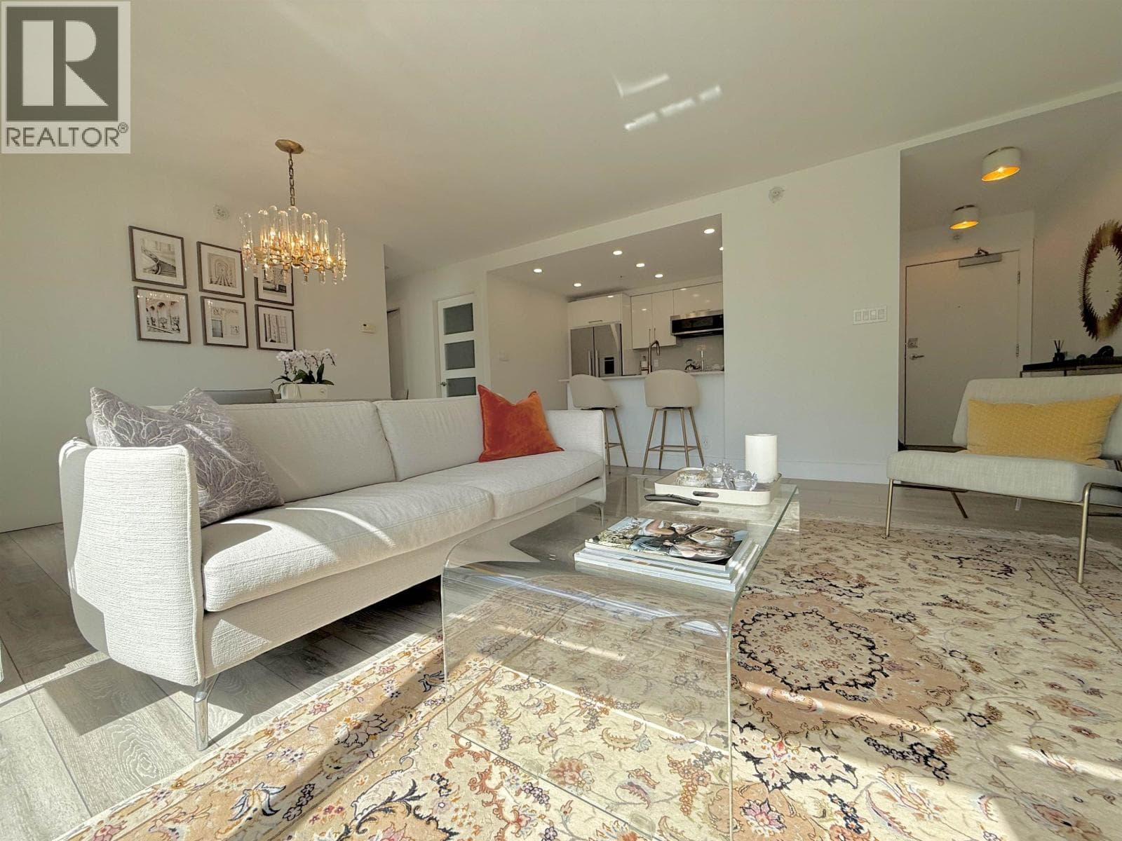 1008 198 Aquarius Mews, Vancouver: photo 1 of 40