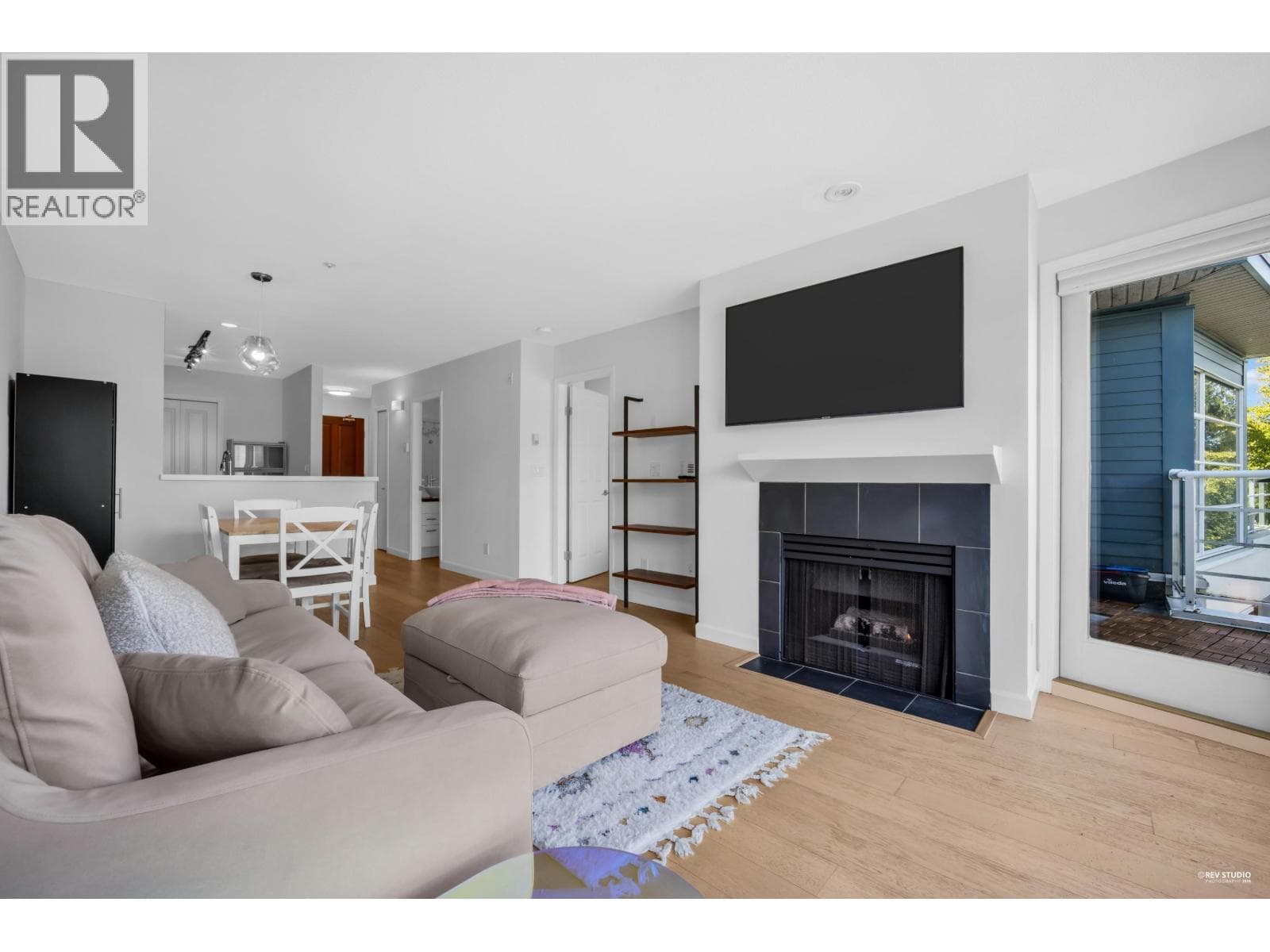 404 2575 W 4th Avenue, Vancouver: photo 1 of 28