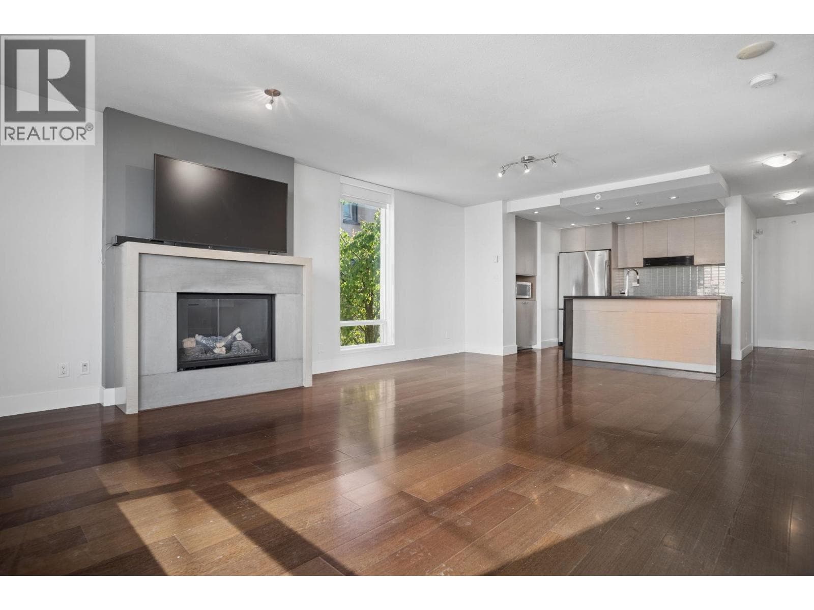 403 1530 W 8th Avenue, Vancouver: photo 1 of 23