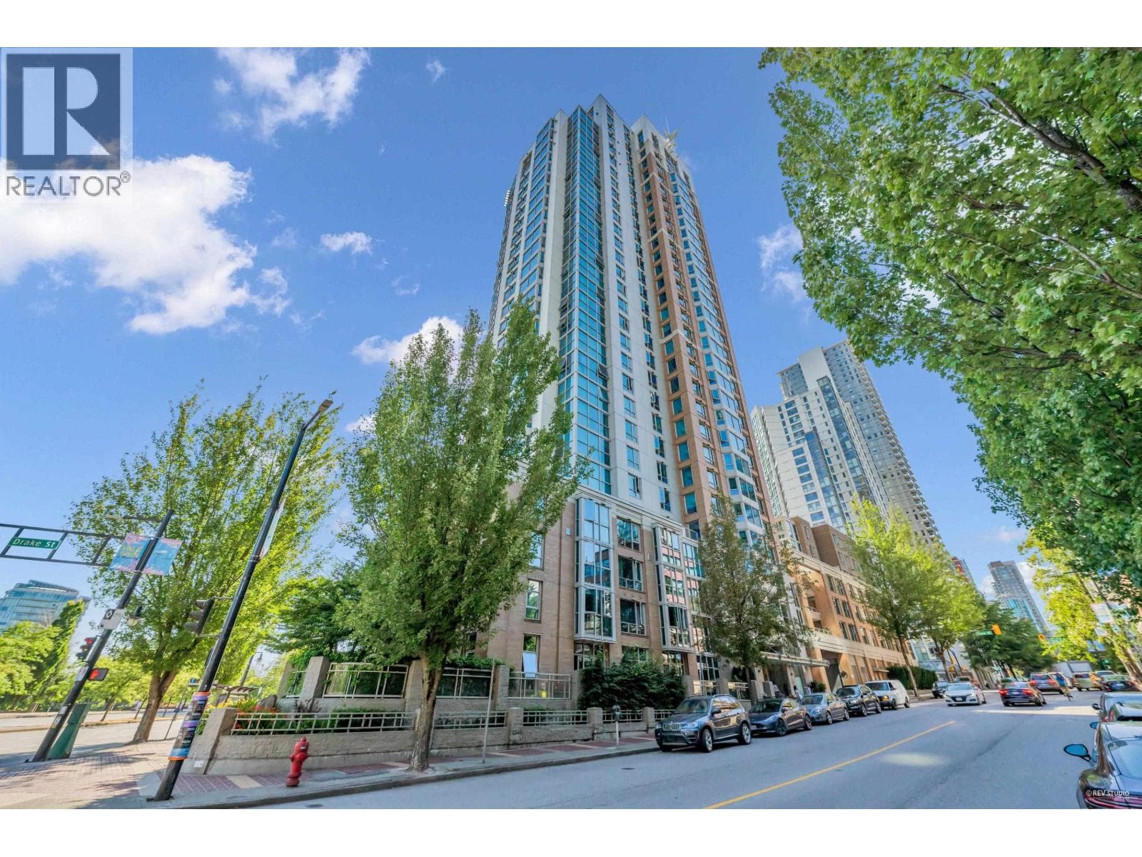 507 388 Drake Street, Vancouver: photo 1 of 25