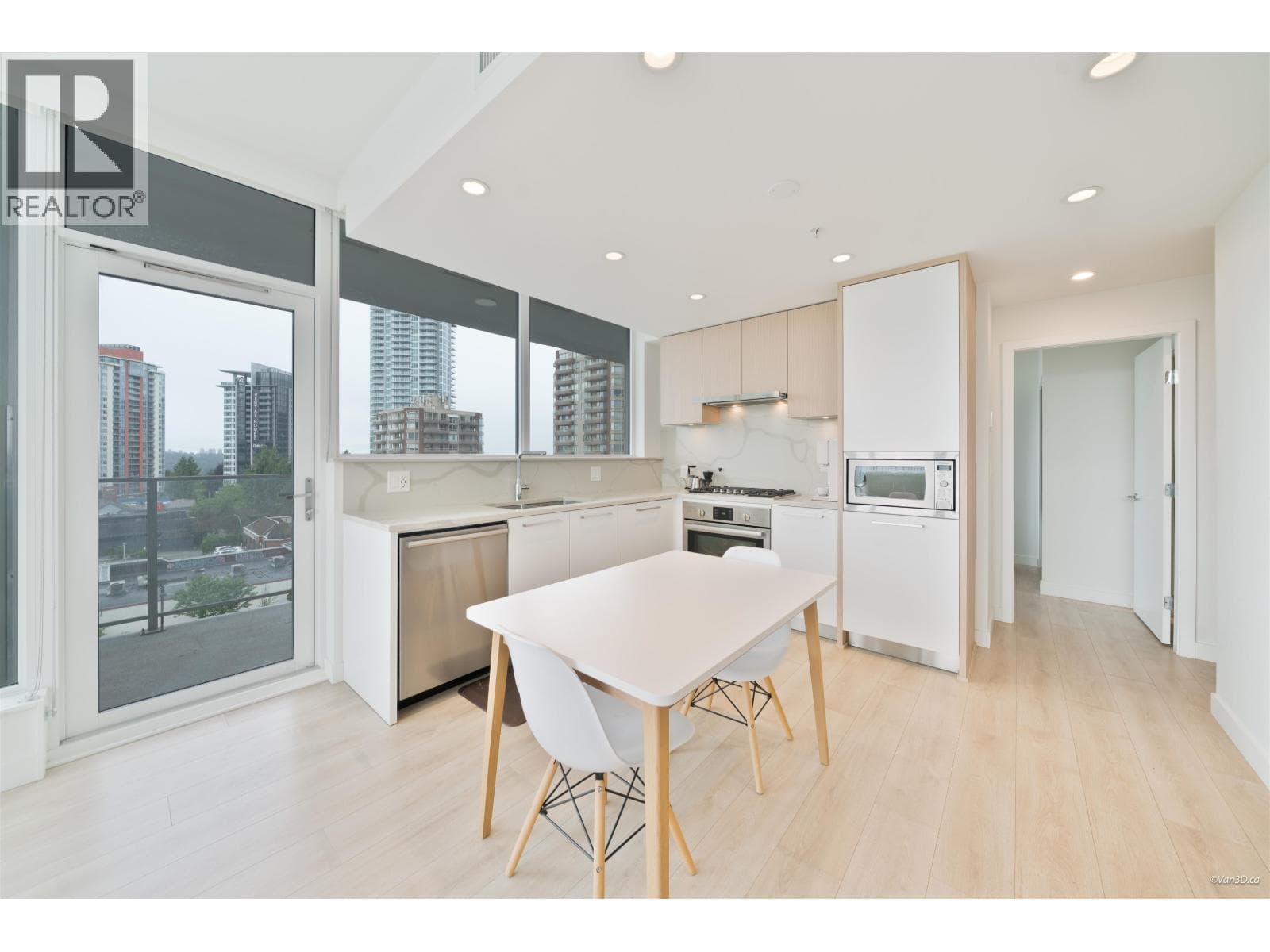 510 567 Clarke Road, Coquitlam: photo 1 of 31