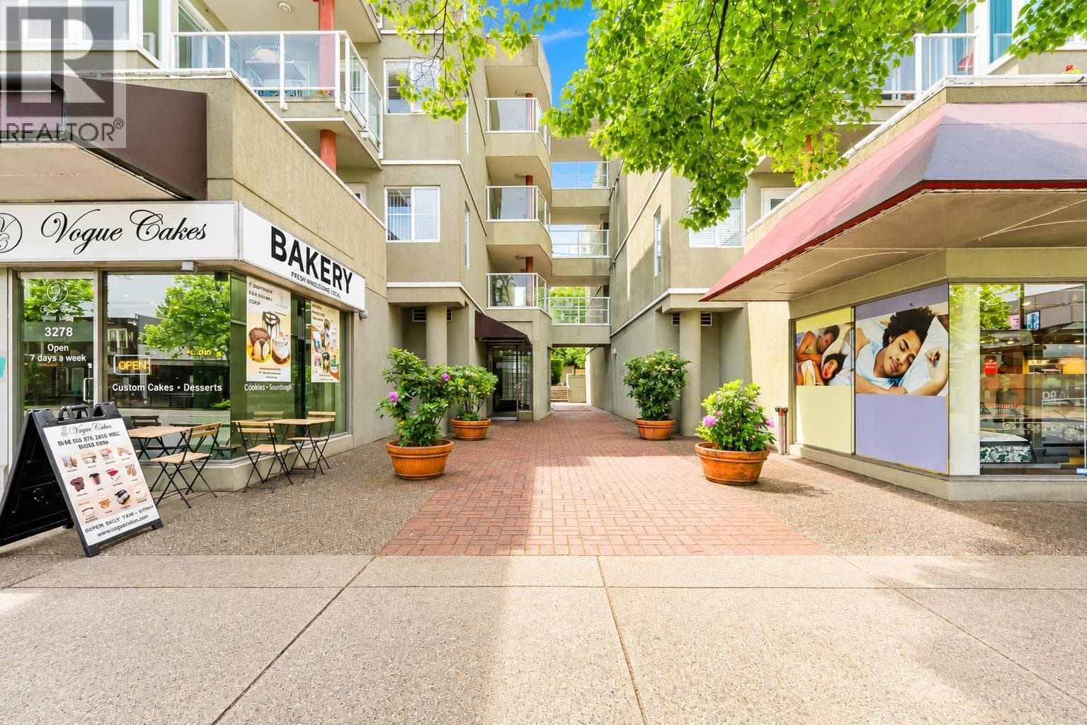 108 3250 W Broadway, Vancouver: photo 1 of 29