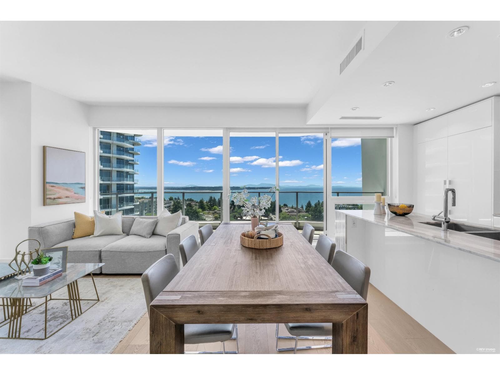 1106 1500 Martin Street, White Rock: photo 1 of 40