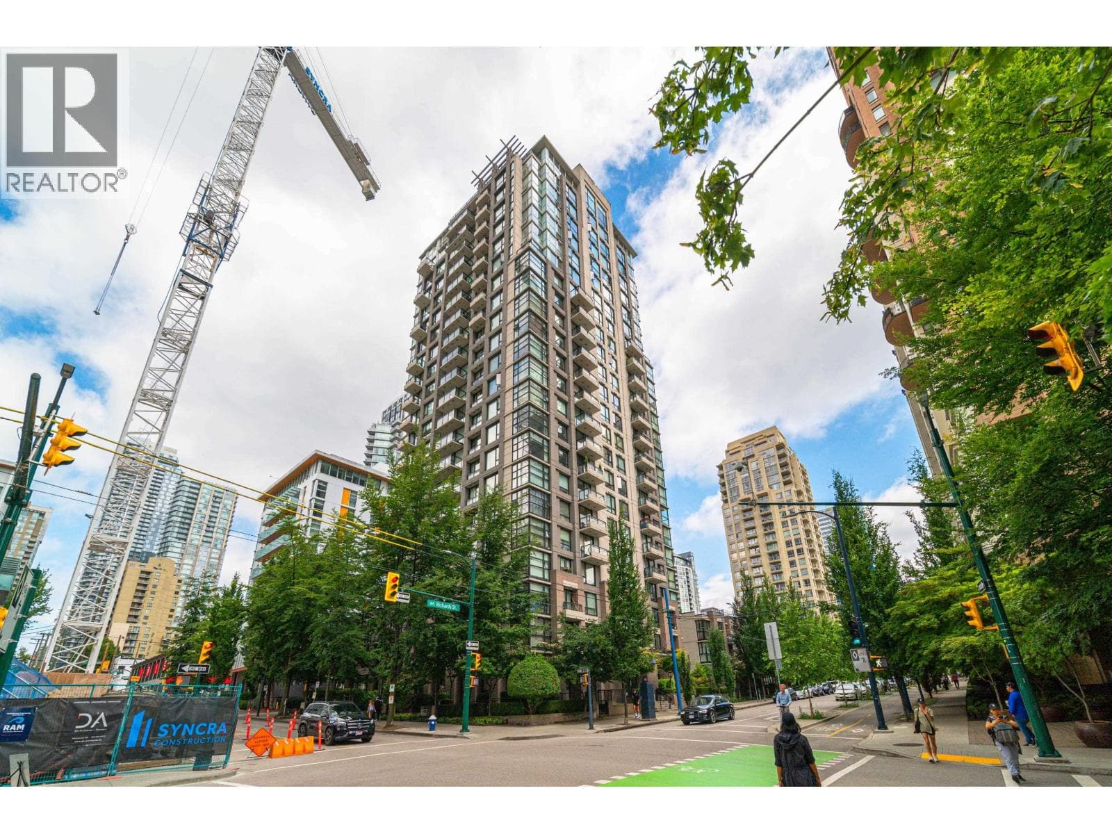 304 1295 Richards Street, Vancouver: photo 1 of 16
