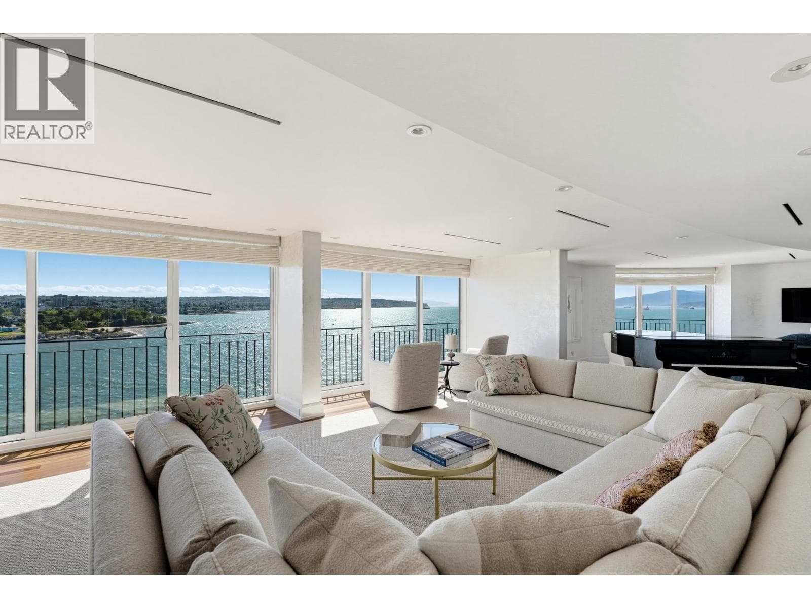 1301 1575 Beach Avenue, Vancouver: photo 1 of 40