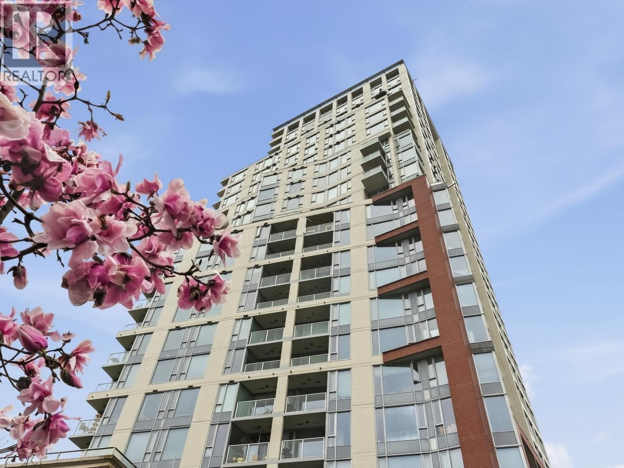 710 550 Taylor Street, Vancouver: photo 1 of 9