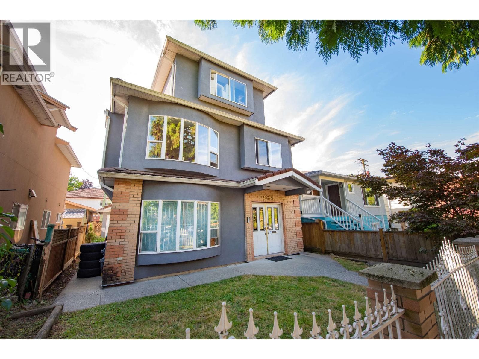 4885 Baldwin Street, Vancouver: photo 1 of 23