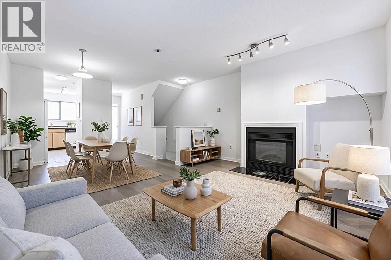 202 3683 Wellington Avenue, Vancouver: photo 1 of 26