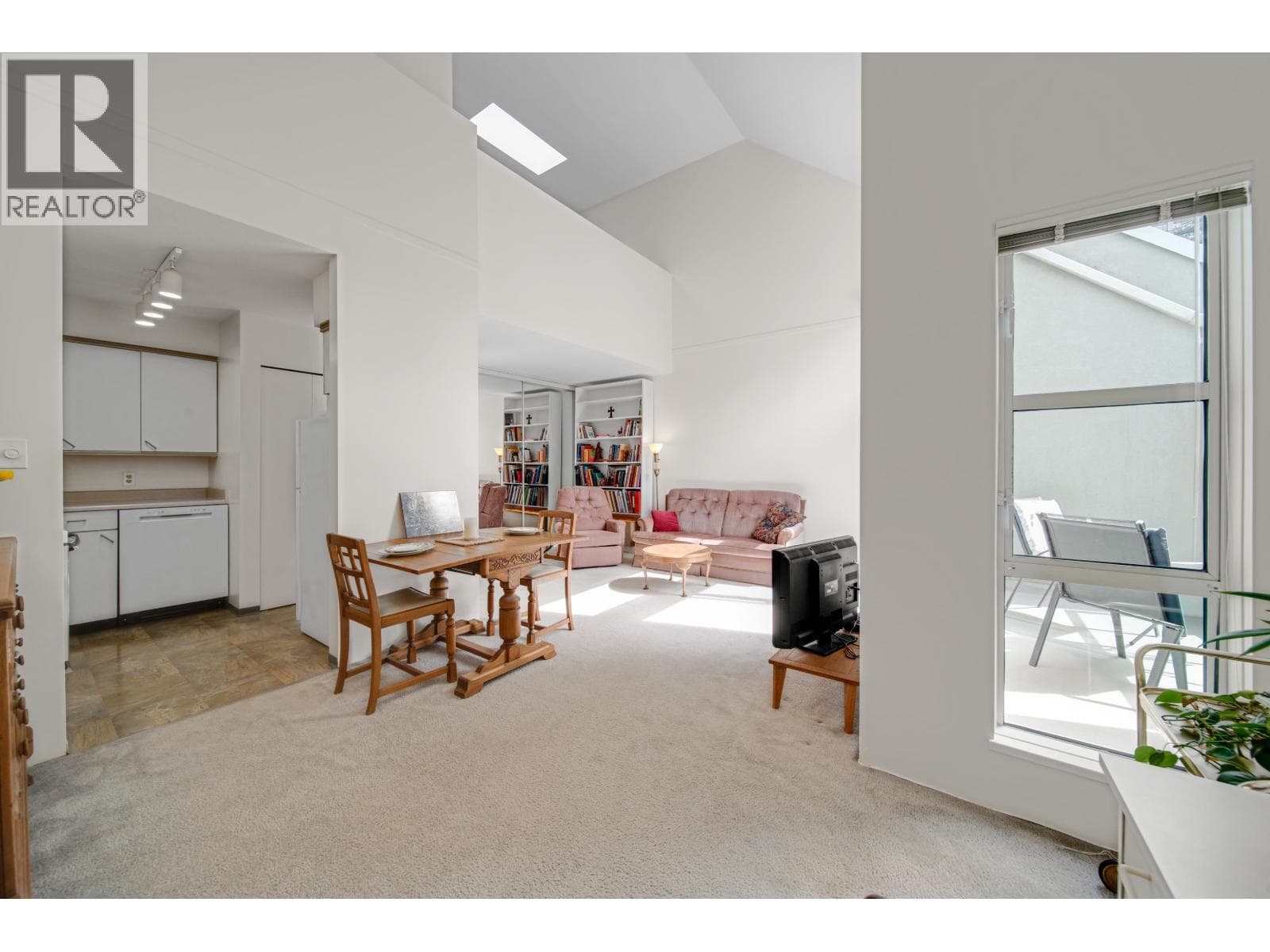 315 1510 Nelson Street, Vancouver: photo 1 of 23