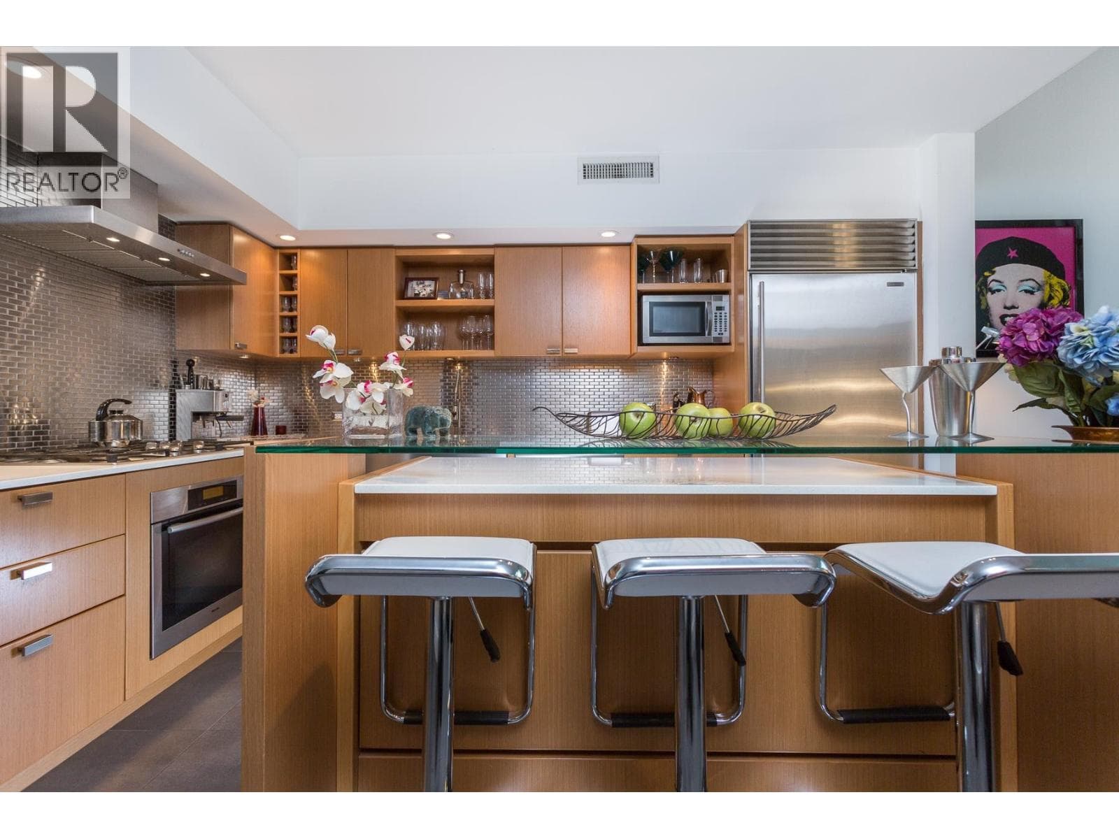 104 1168 Richards Street, Vancouver: photo 1 of 19