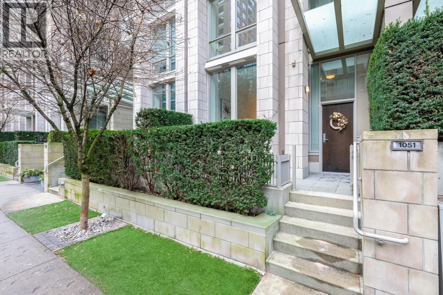 1051 Richards Street, Vancouver: photo 1 of 36