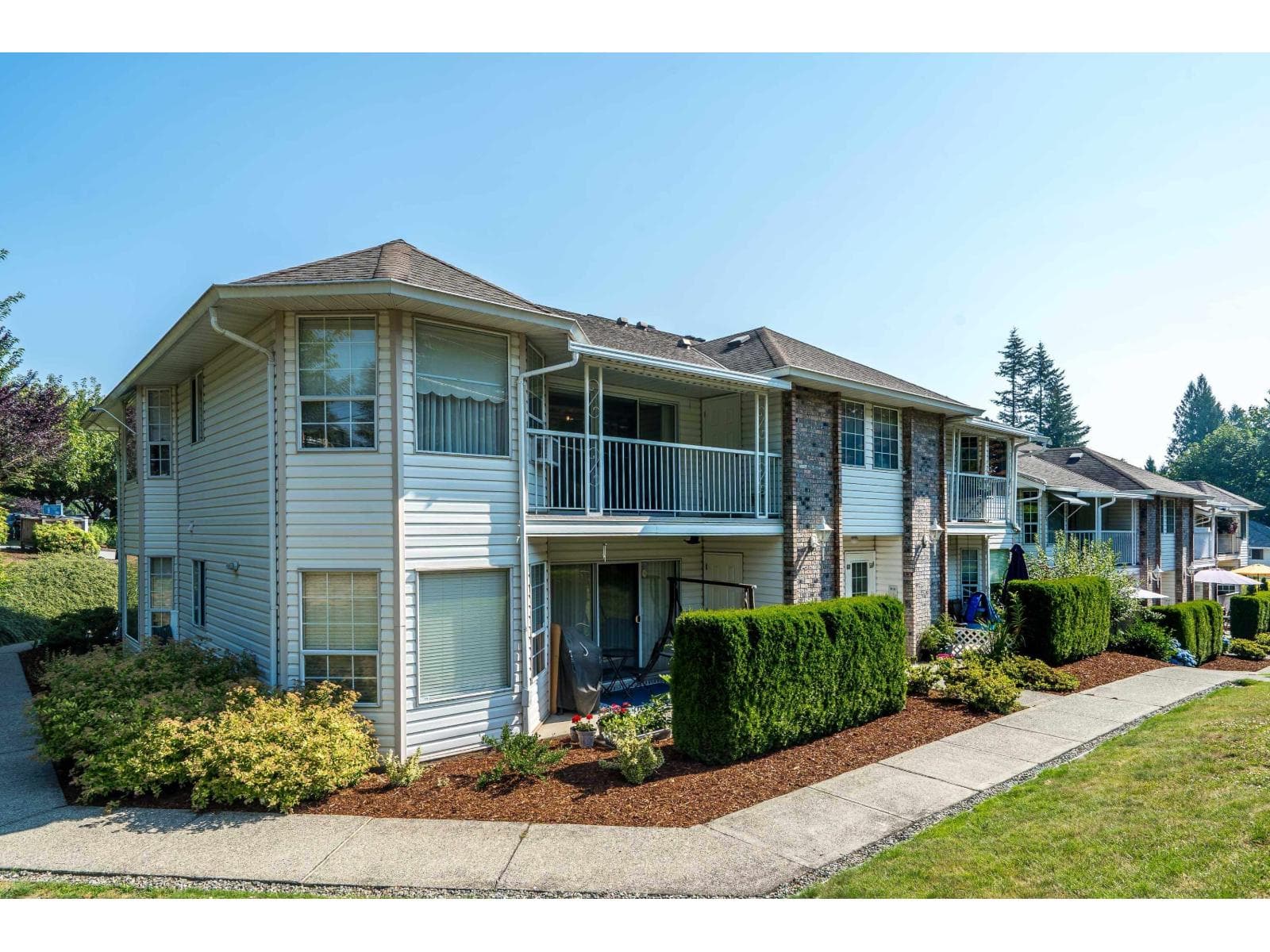 60 2938 Trafalgar Street, Abbotsford: photo 1 of 35