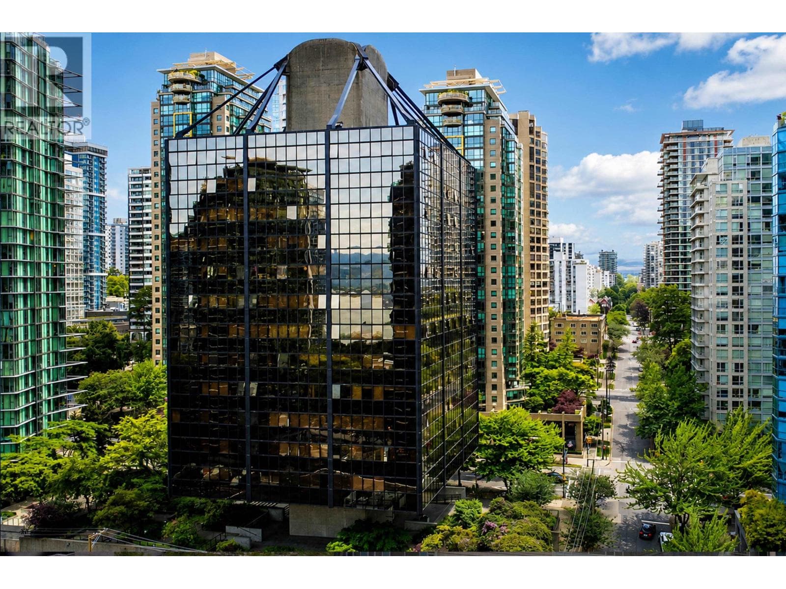 915 1333 W Georgia Street, Vancouver: photo 1 of 16