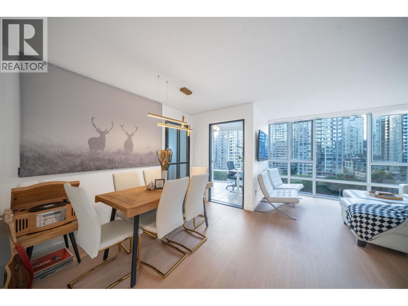 1505 930 Cambie Street, Vancouver: photo 1 of 18