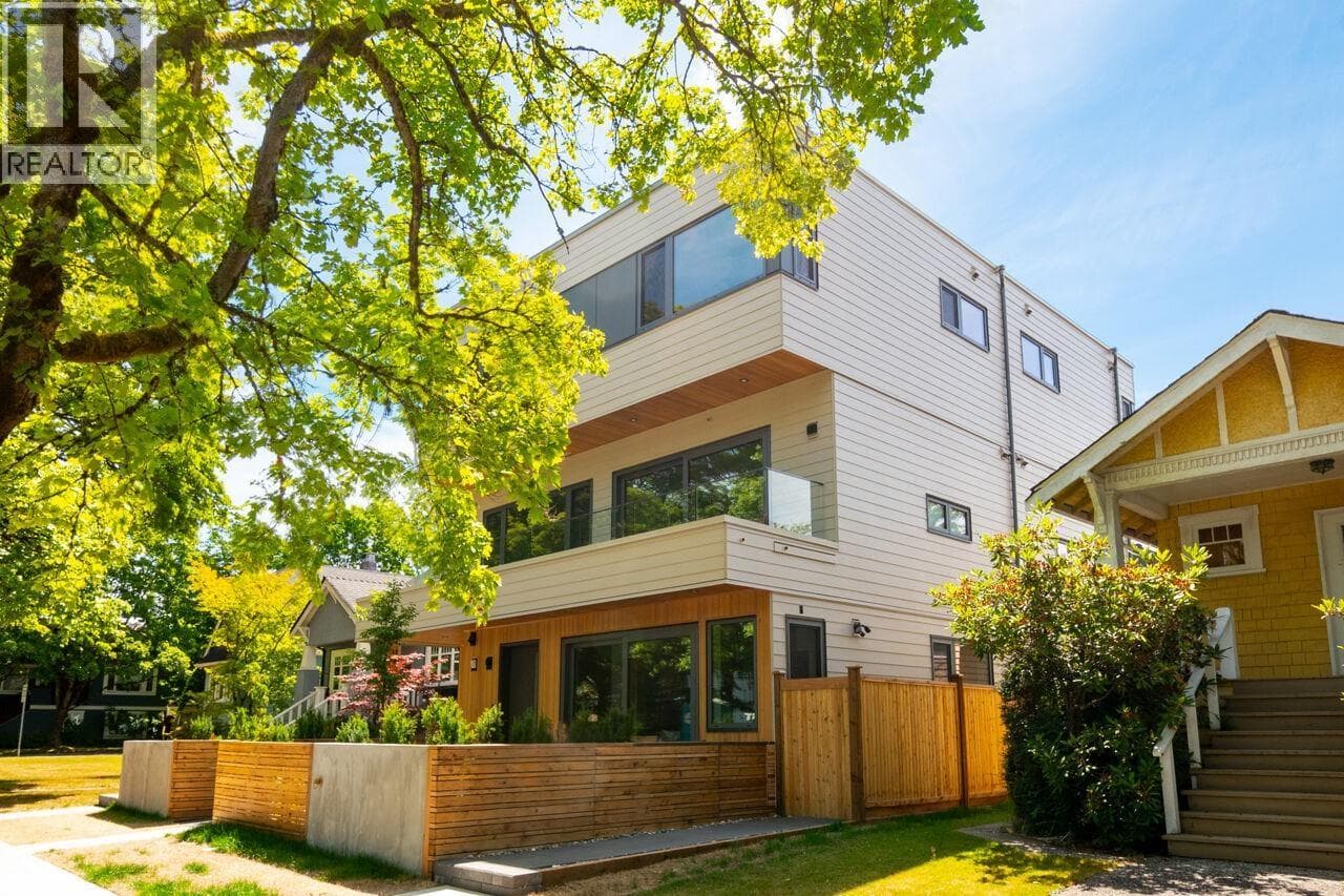 3 3120 W 11th Avenue, Vancouver: photo 1 of 24
