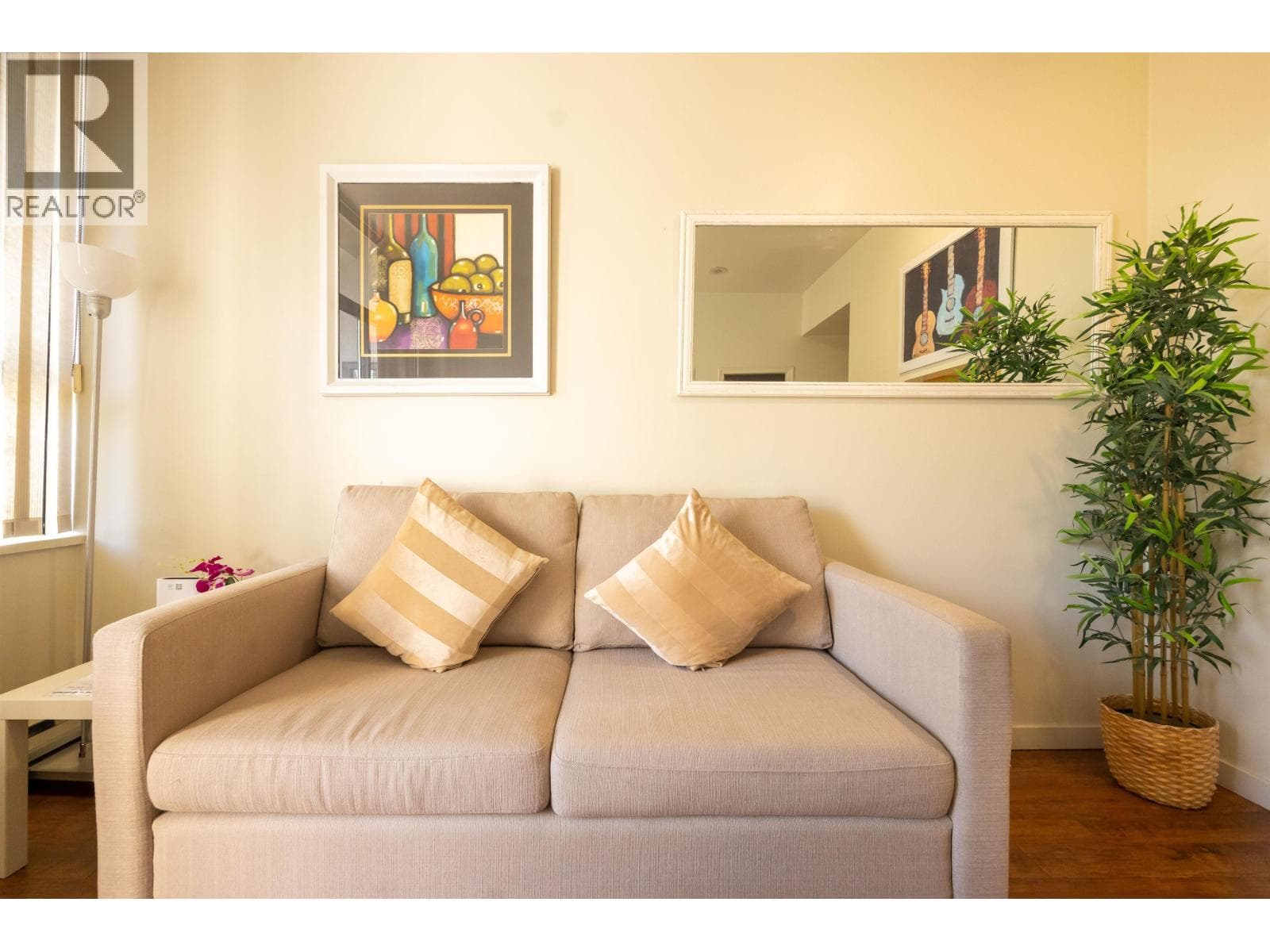 502 1010 Howe Street, Vancouver: photo 1 of 14