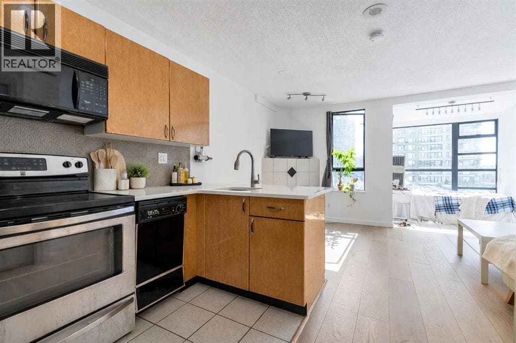 805 939 Homer Street, Vancouver: photo 1 of 23