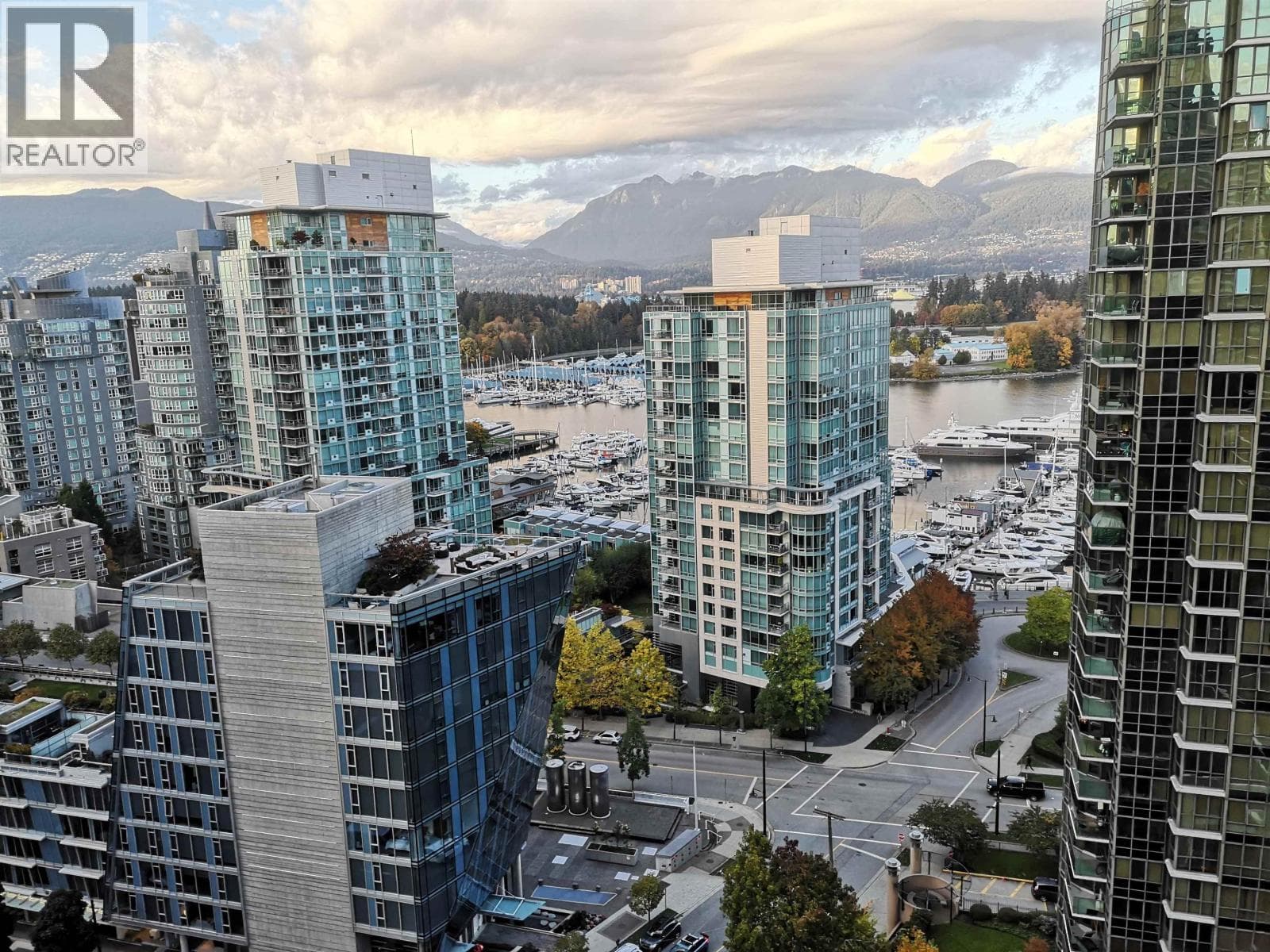 1304 1333 W Georgia Street, Vancouver: photo 1 of 15