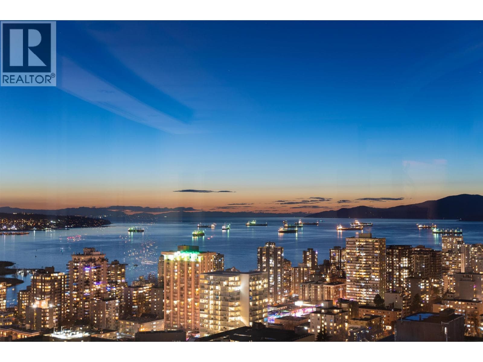 3603 938 Nelson Street, Vancouver: photo 1 of 19