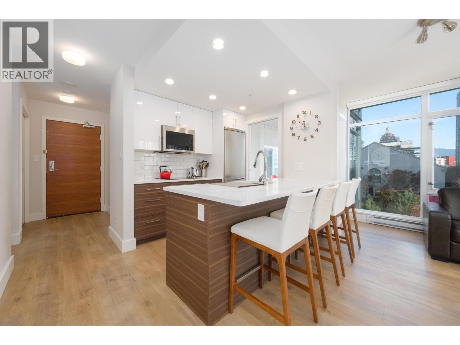 501 161 W Georgia Street, Vancouver: photo 1 of 31
