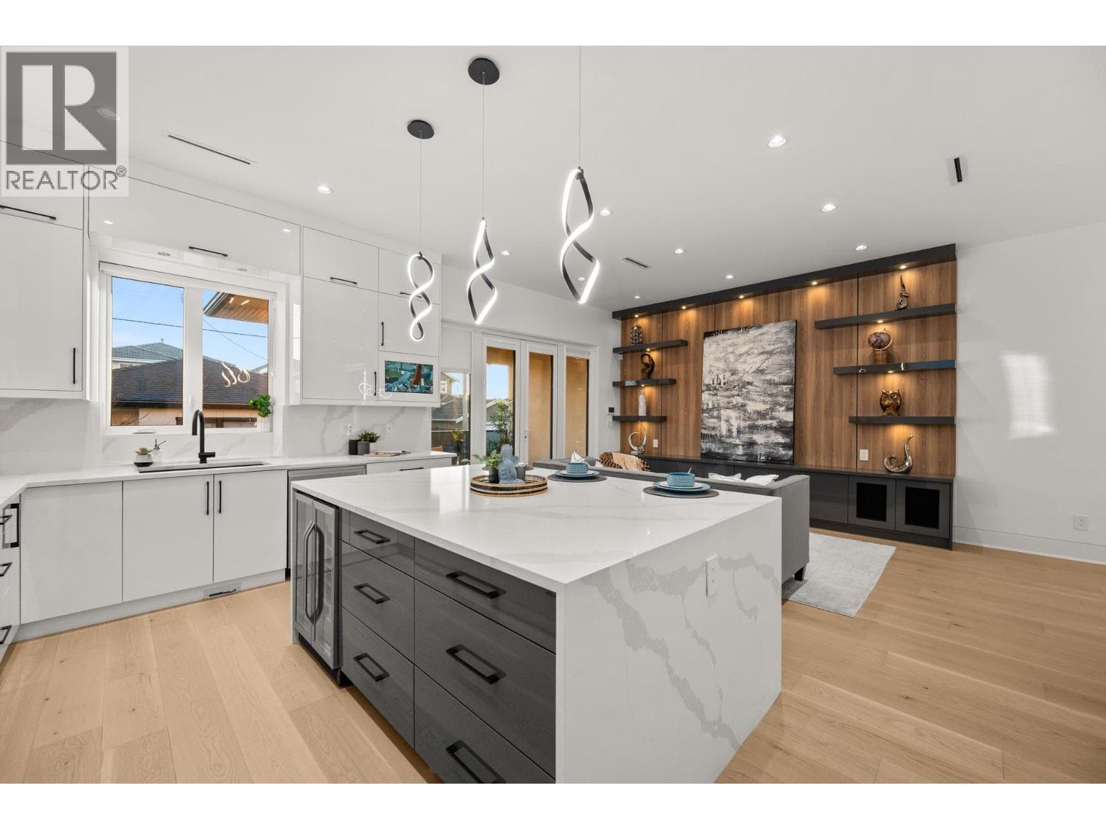 4346 Pender Street, Burnaby: photo 1 of 40