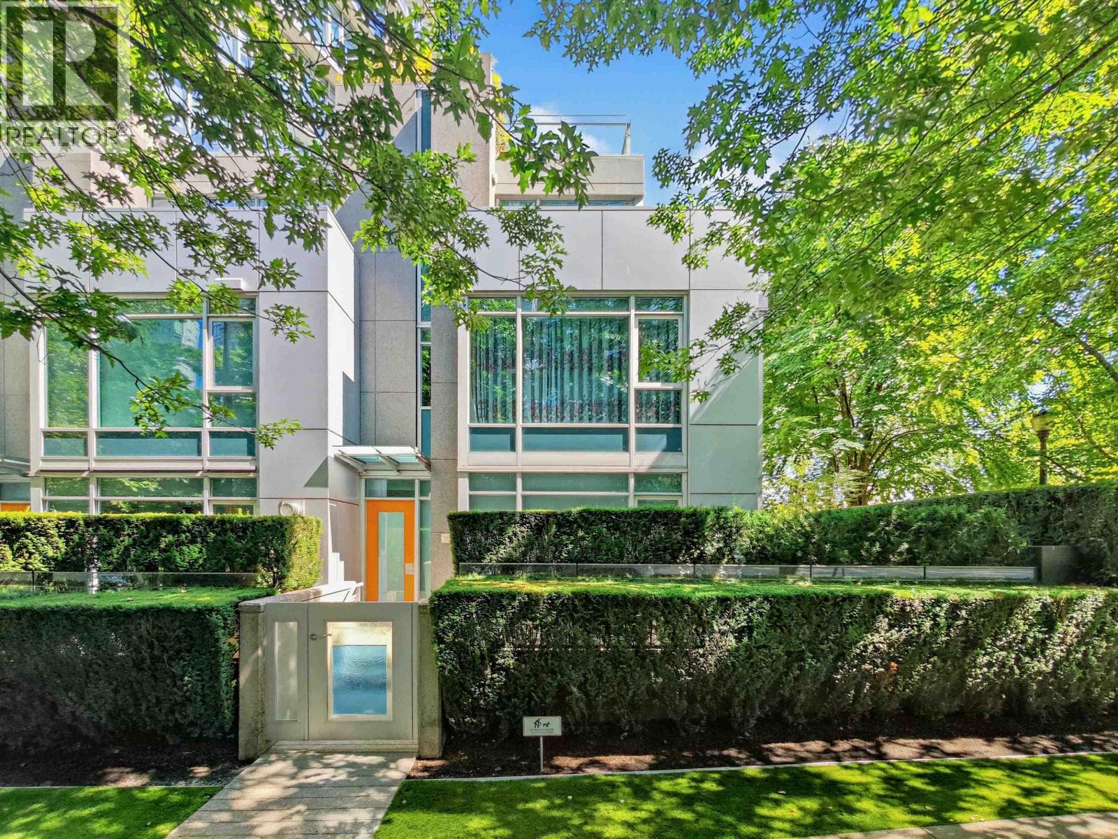 1211 W Cordova Street, Vancouver: photo 1 of 40
