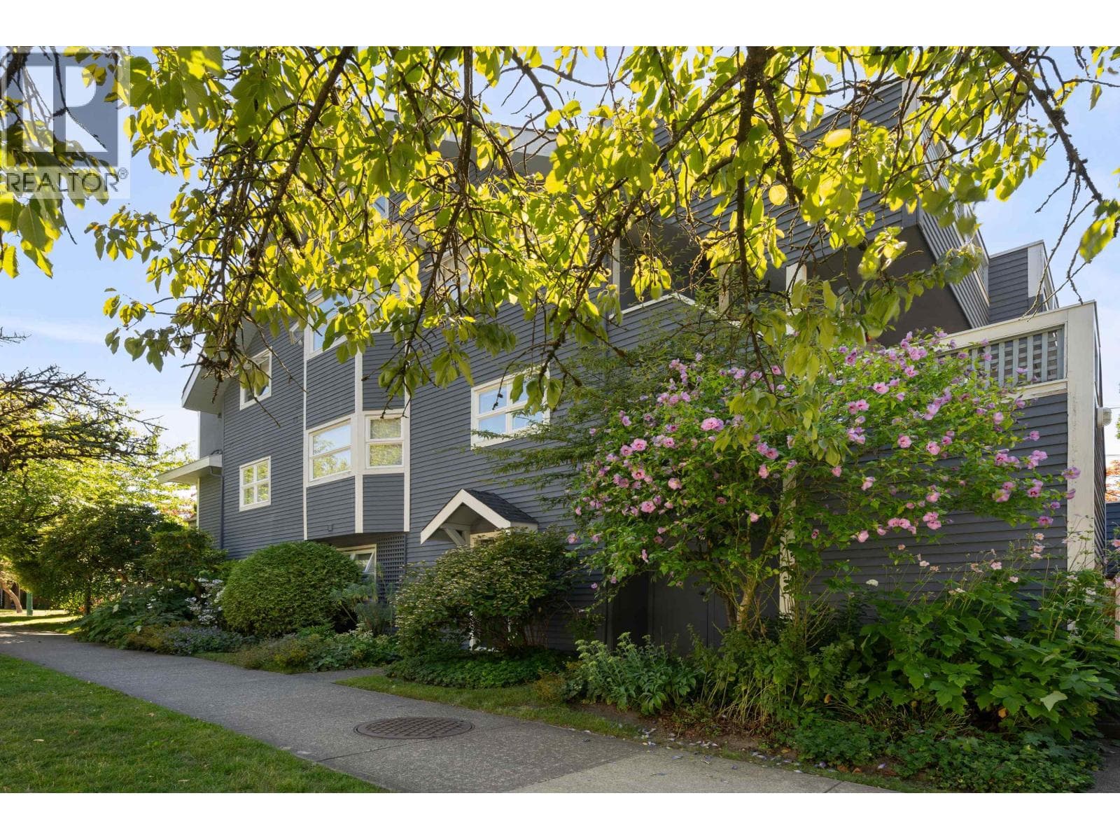 3085 Maple Street, Vancouver: photo 1 of 40