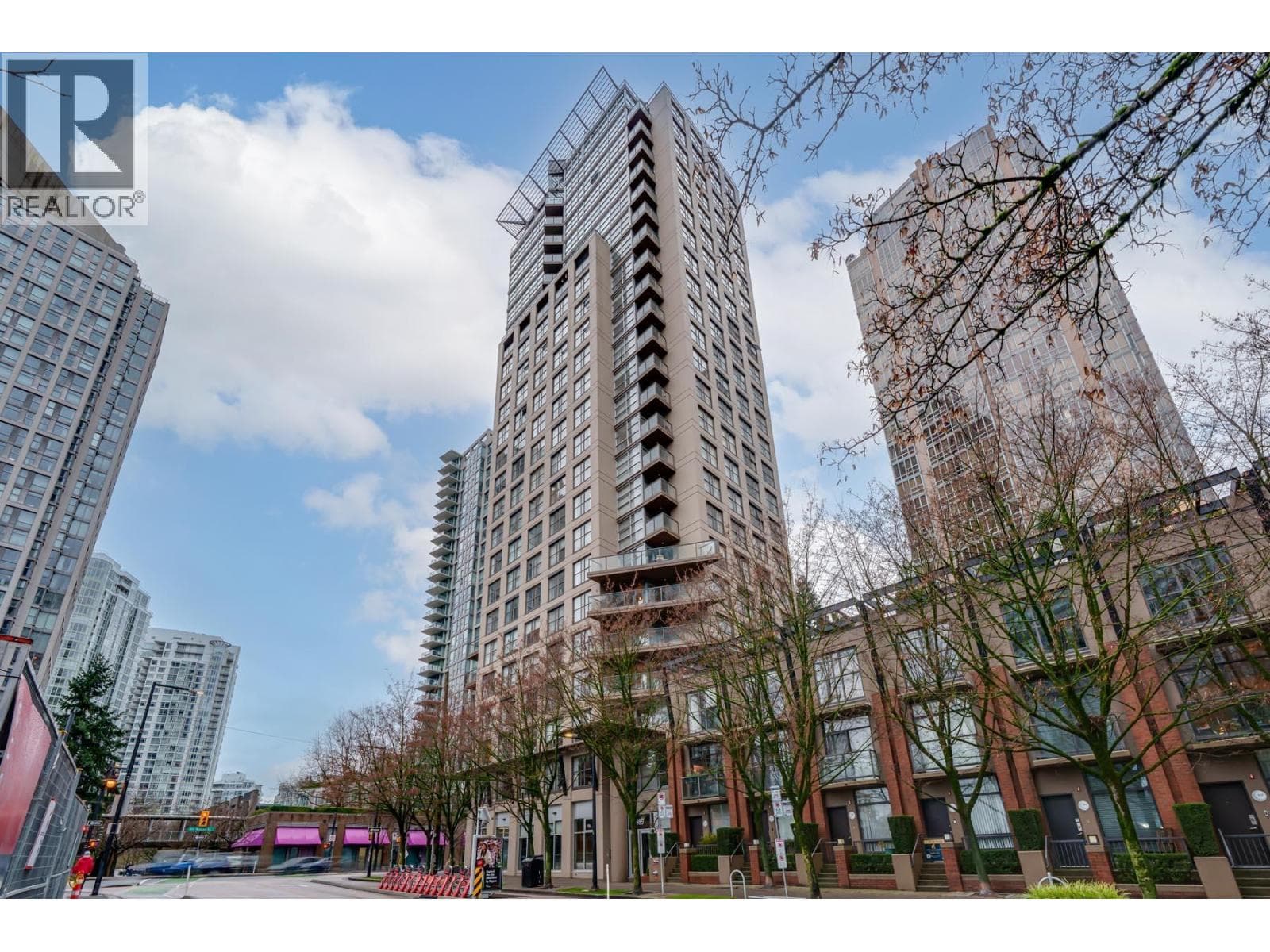 305 989 Beatty Street, Vancouver: photo 1 of 25