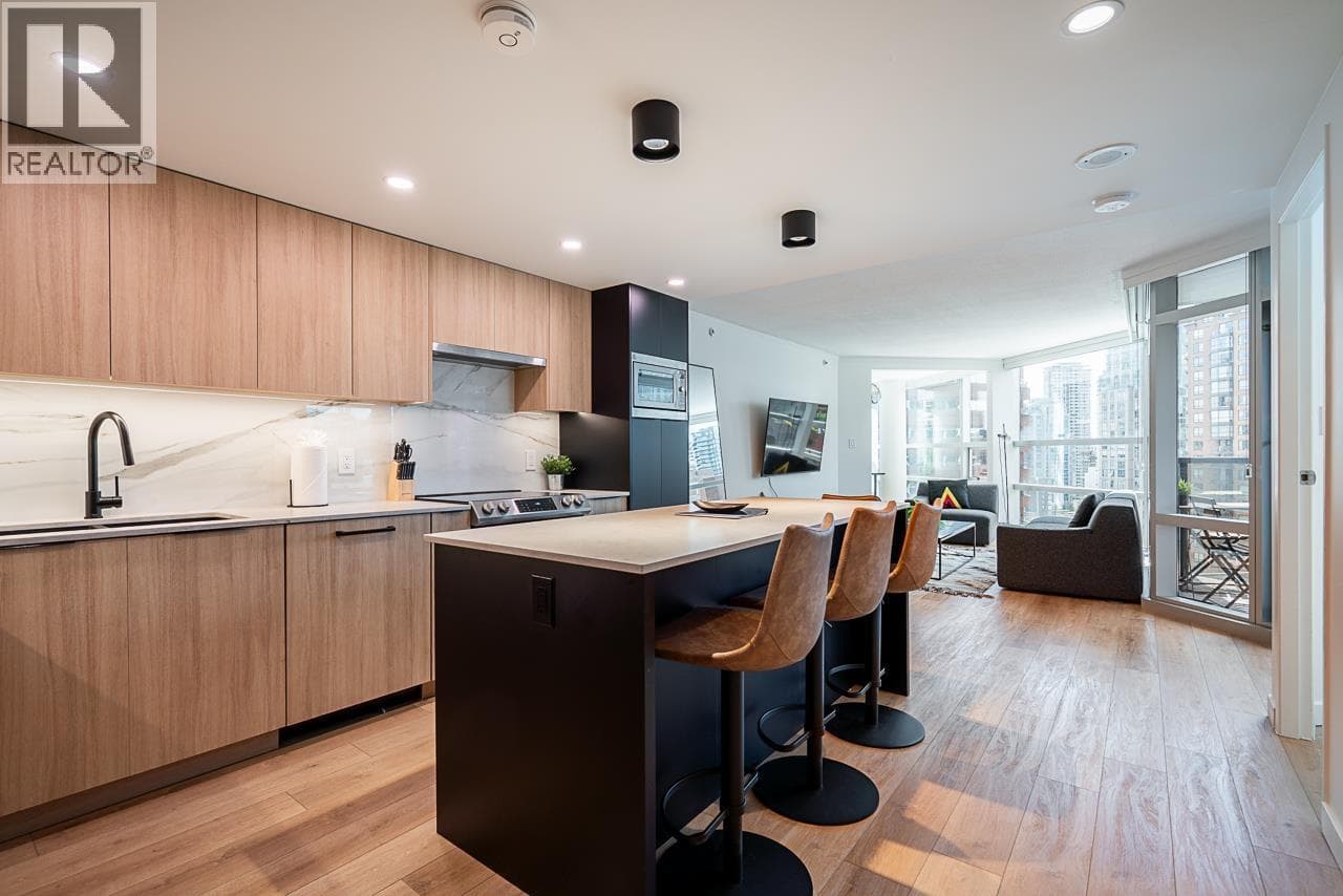 1201 1050 Burrard Street, Vancouver: photo 1 of 15