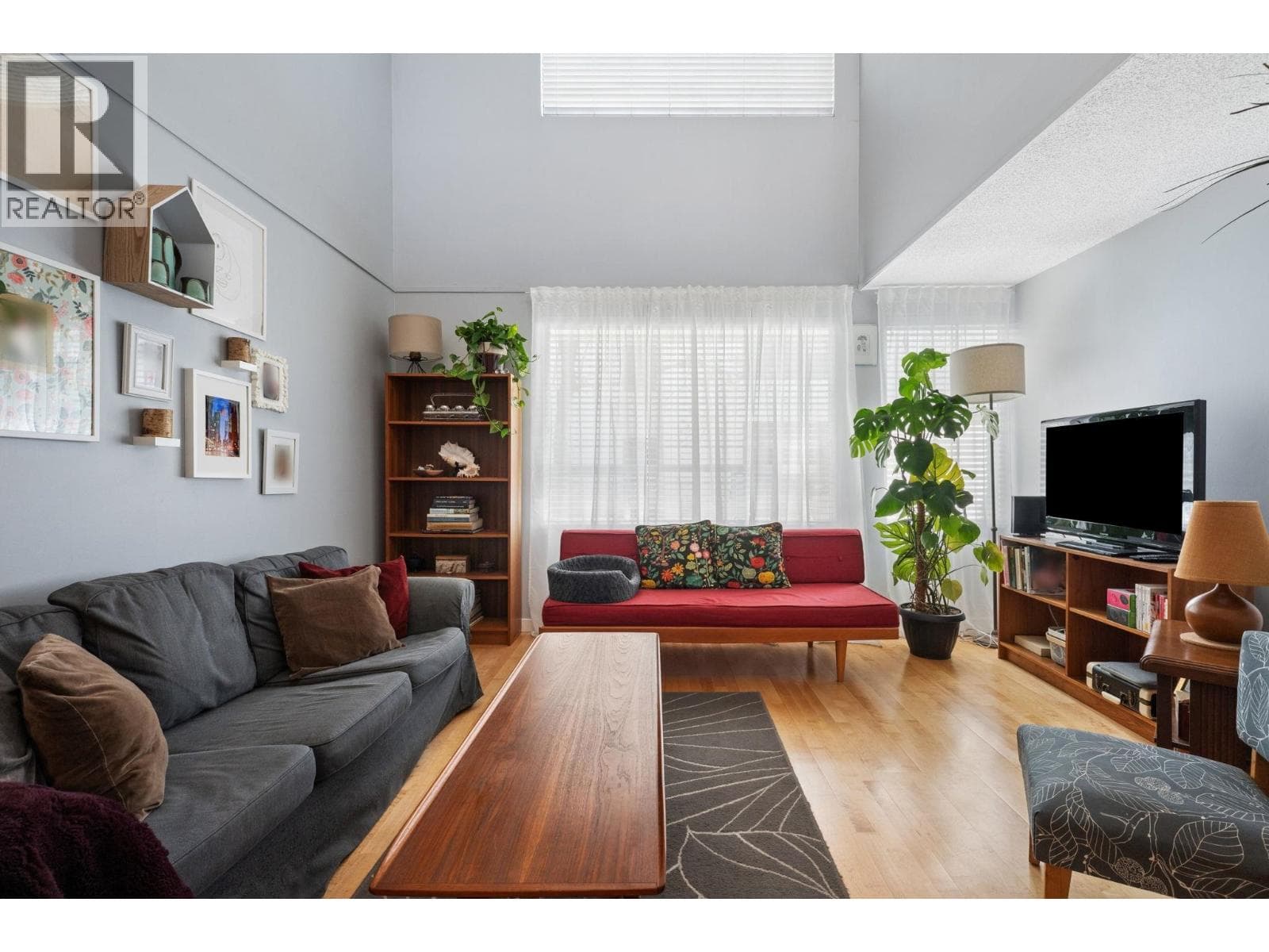 407 1345 Comox Street, Vancouver: photo 1 of 32