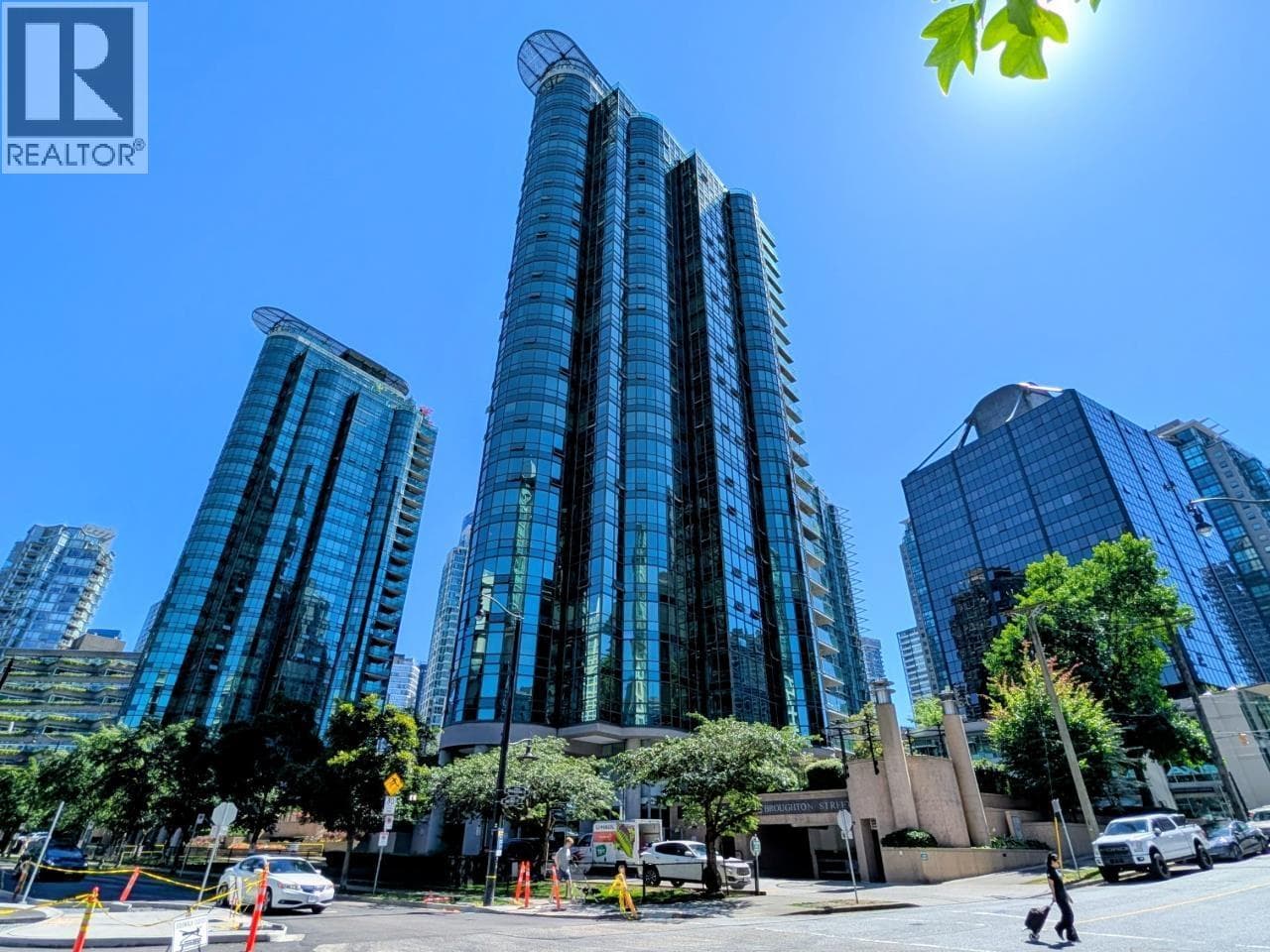 202 588 Broughton Street, Vancouver: photo 1 of 11